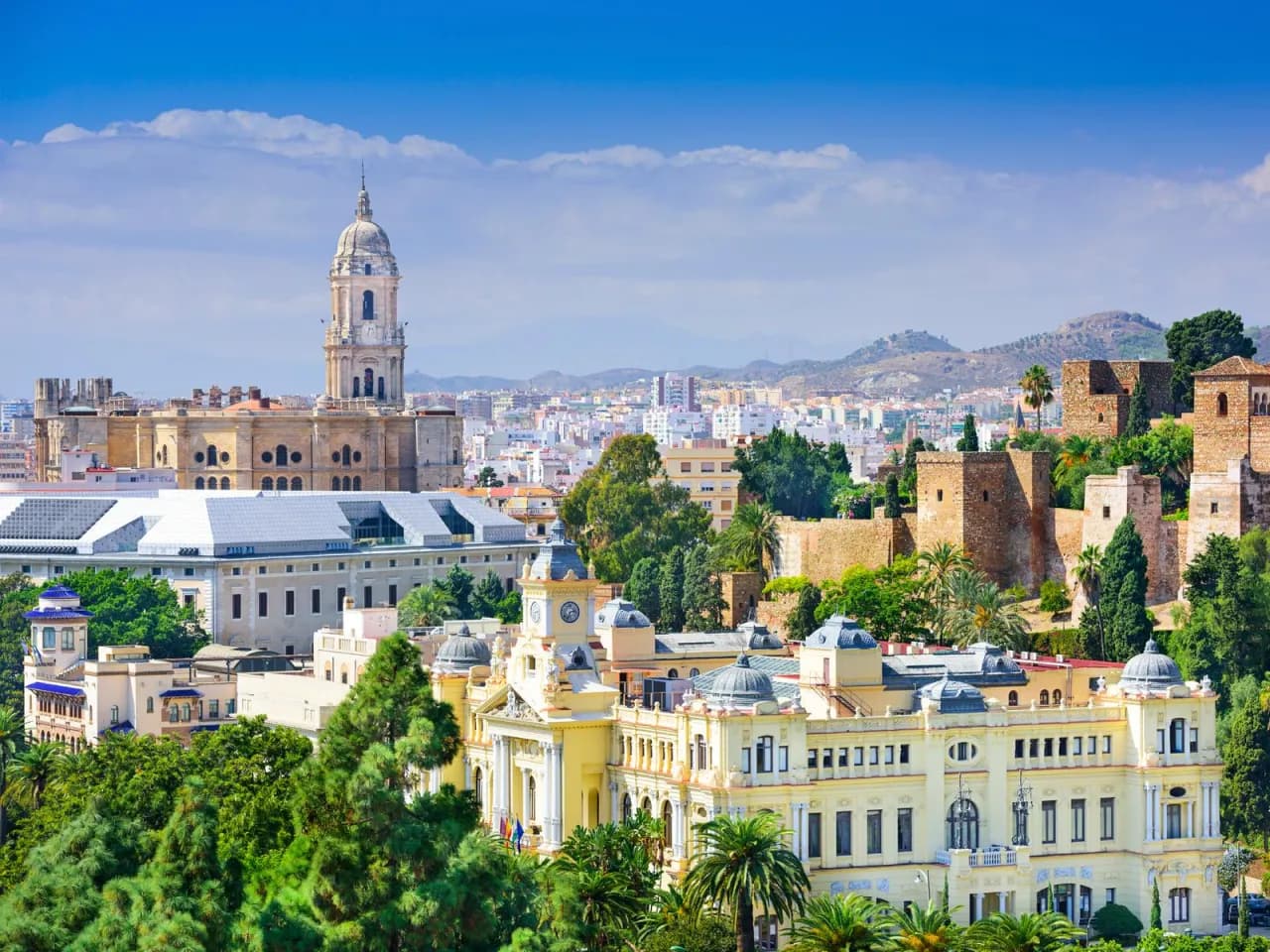 Ile kosztuje bilet do Hiszpanii? Sprawdź najniższe ceny latem