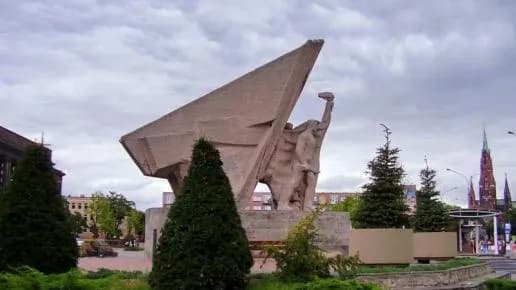 Najlepsze atrakcje w Dąbrowie Górniczej, które musisz zobaczyć