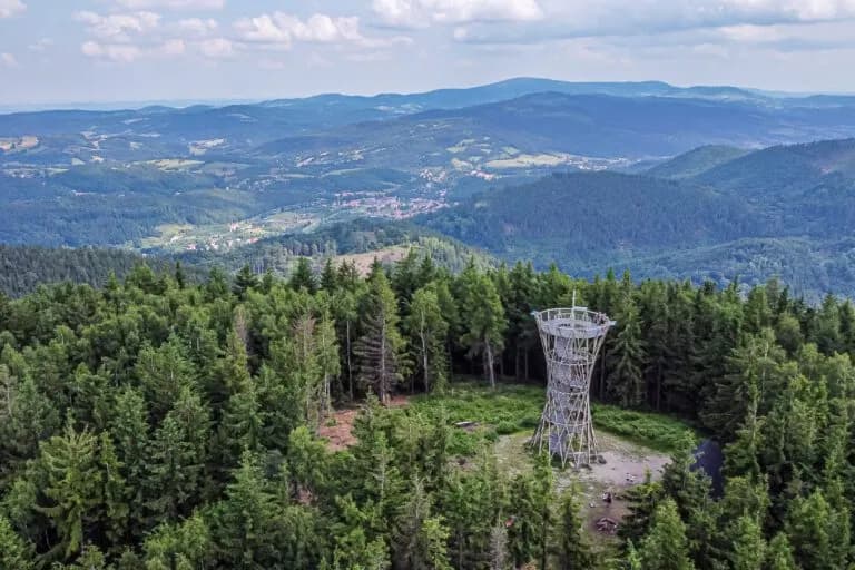 Gdzie najbliżej w góry z Poznania? Odkryj idealne miejsca na wypad
