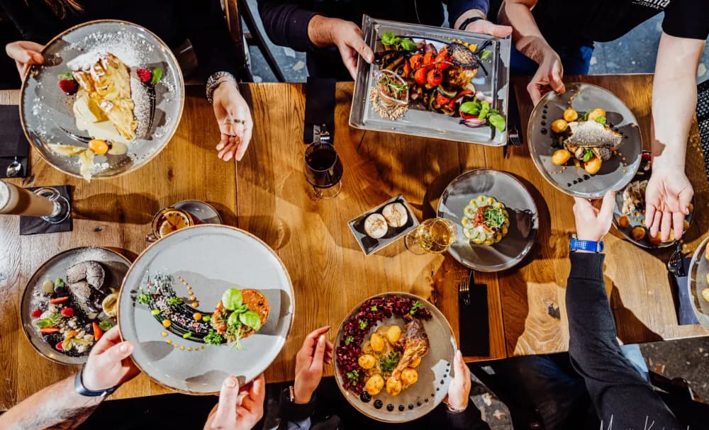 Gdzie zjeść Jelenia Góra? Odkryj najlepsze restauracje i smaki