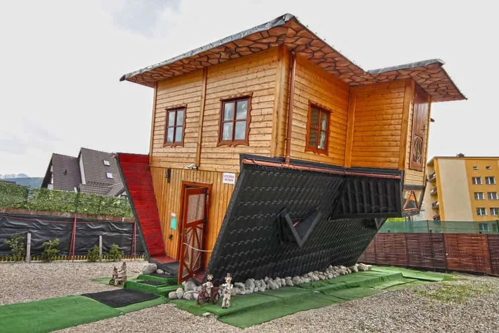 Gdzie jest dom do góry nogami? Odkryj najciekawsze lokalizacje w Polsce