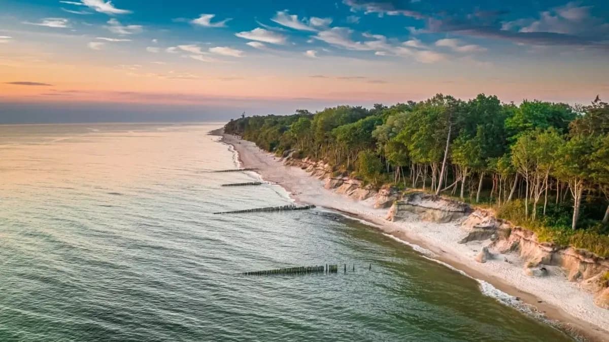 Ile za nocleg nad morzem? Ceny, które Cię zaskoczą i porady