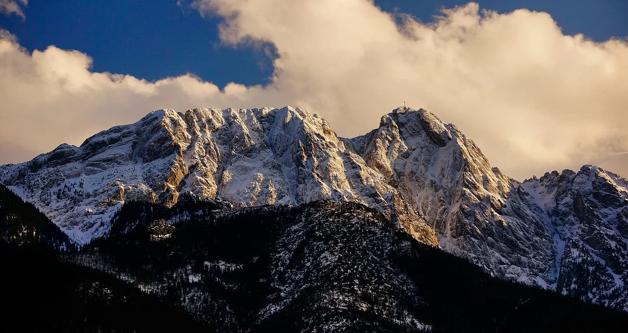 Ile czasu zajmuje wejście na Giewont? Sprawdź trasy i długości