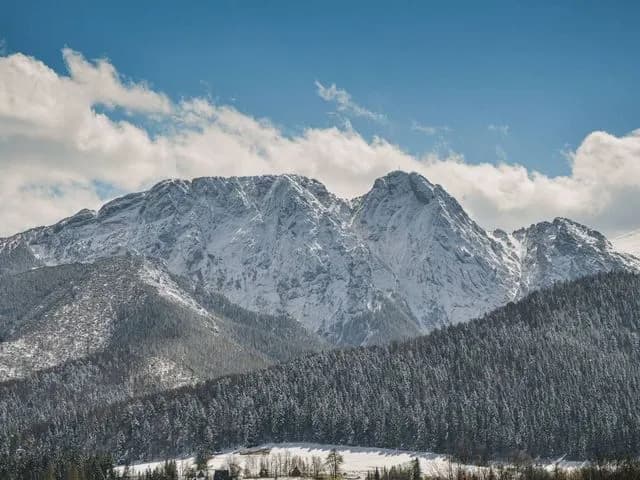 Gdzie leży Giewont? Odkryj jego lokalizację w Tatrach Zachodnich
