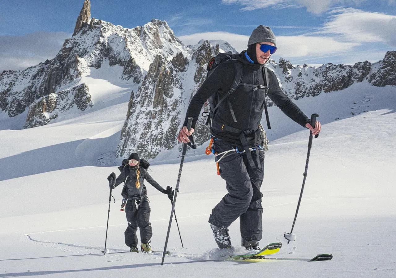 Jakie spodnie w góry zimą – uniknij zimna i niewygody w trudnych warunkach