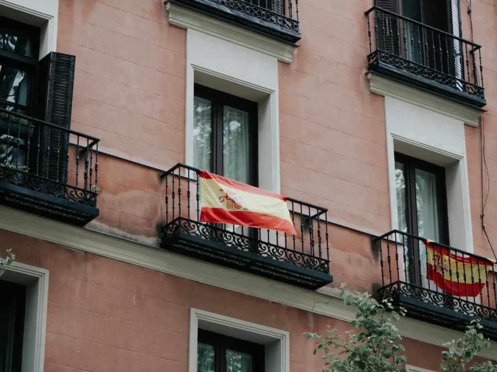 Czy warto kupić mieszkanie w Hiszpanii? Analiza korzyści i ryzyk