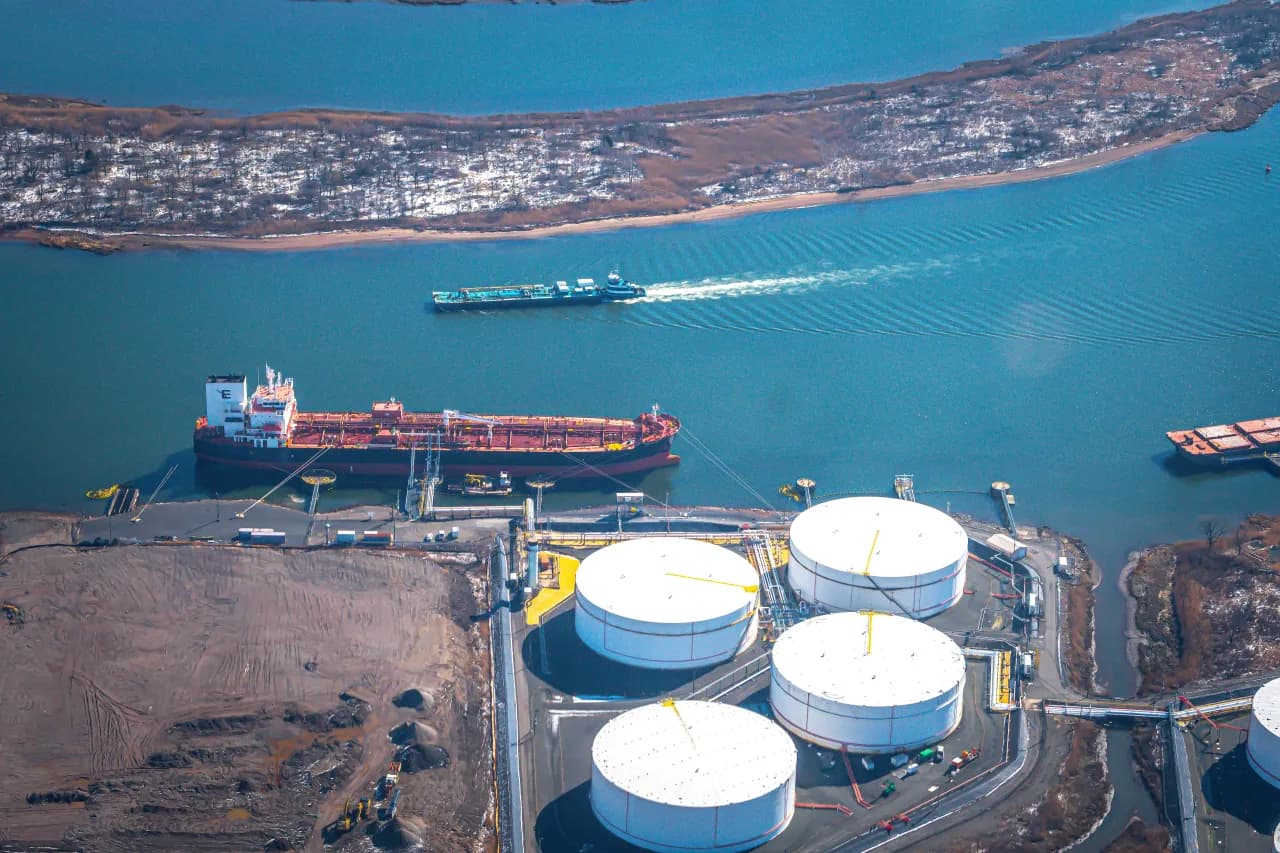 Skąd Hiszpania ma gaz? Odkryj źródła i tajemnice importu gazu