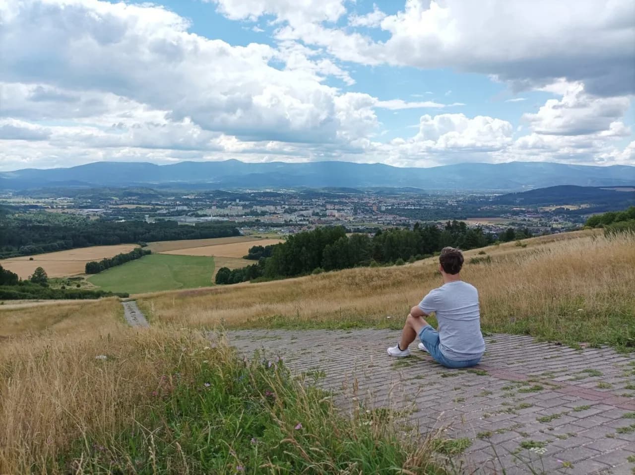 Jak dojechać na Górę Szybowcową z Jeleniej Góry - proste trasy i wskazówki